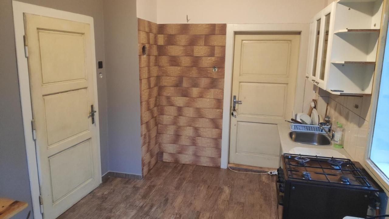 Old Summer House With Renovated Bathroom Prague Extérieur photo