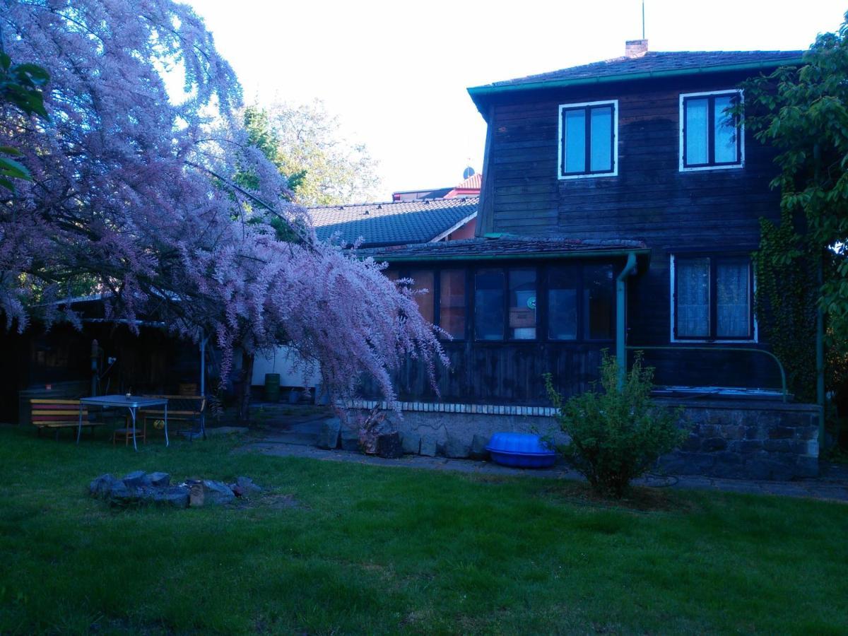 Old Summer House With Renovated Bathroom Prague Extérieur photo